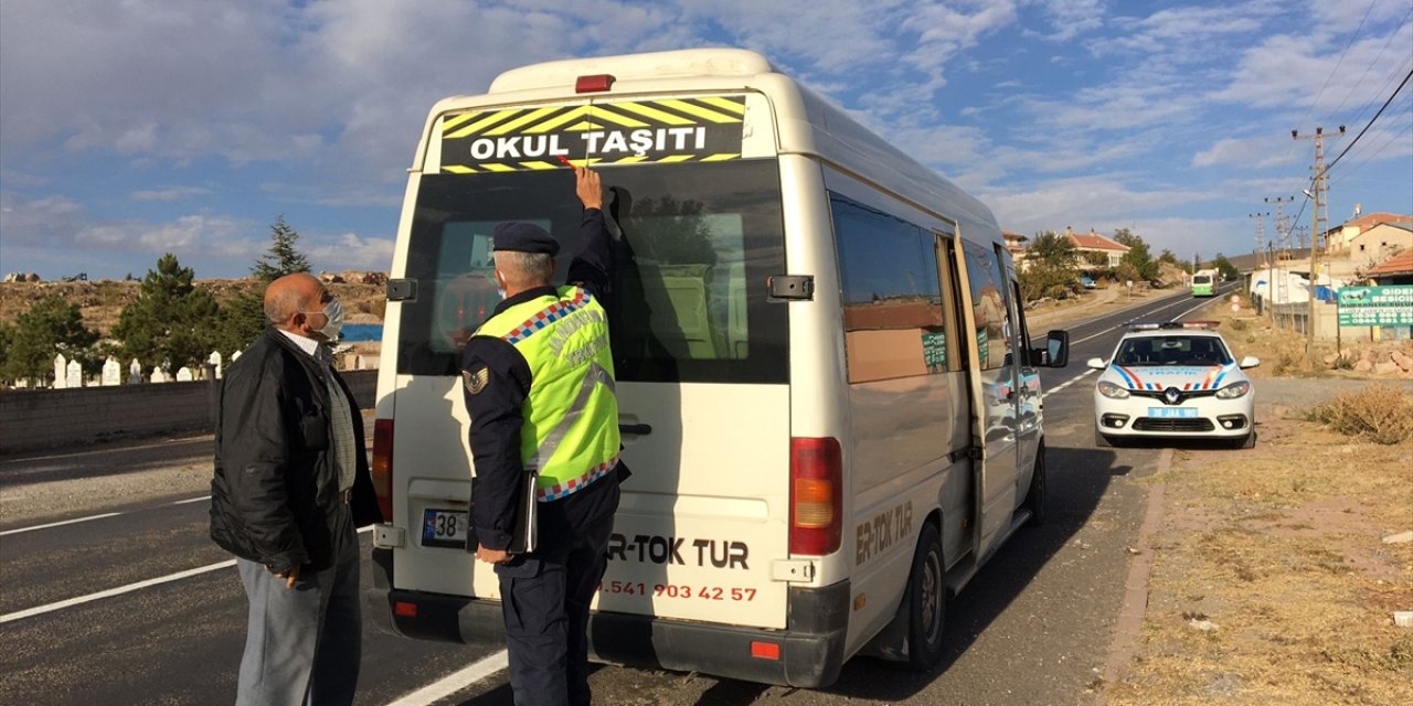 Kayseri De Jandarma Okul Evrelerini Ve Servis Ara Lar N Denetledi