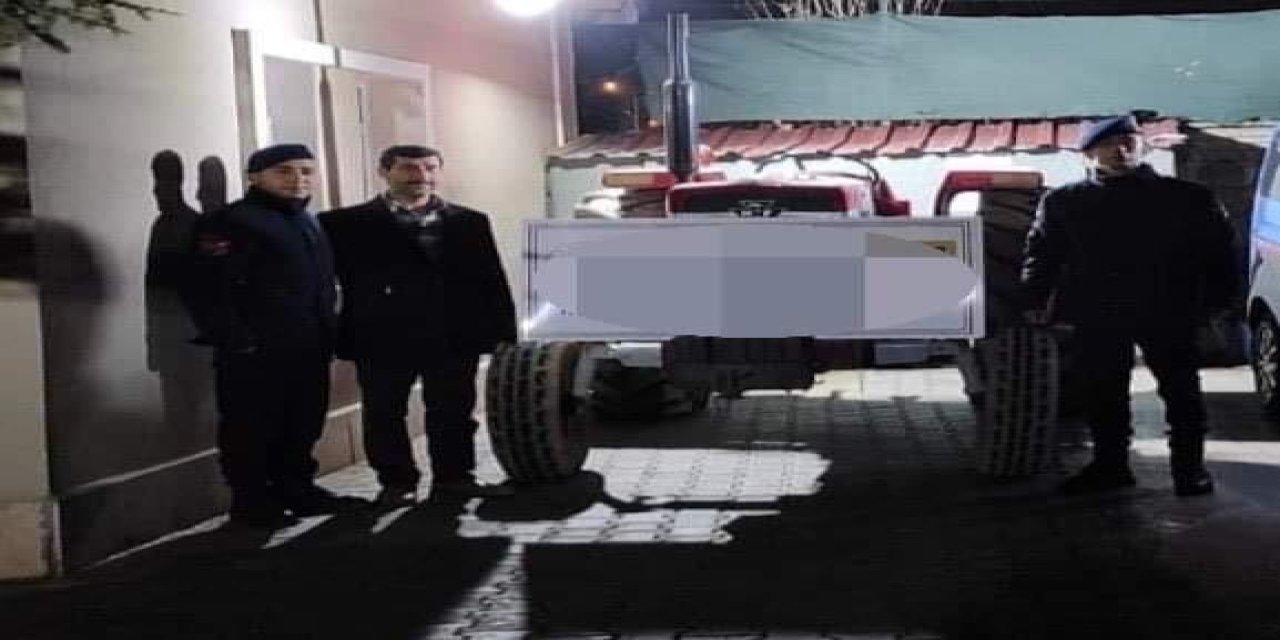 Konya da Sahte Çek İle Çalınan Traktör Jandarma Ekiplerince Bulundu