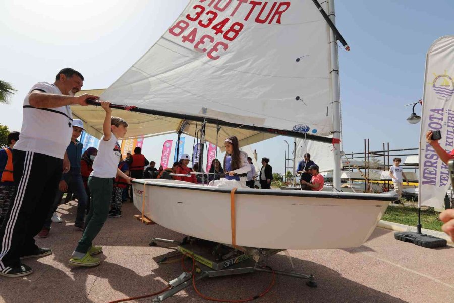 Otizmli Çocuklar Yelken Ve Deniz Keyfi Yaşadı