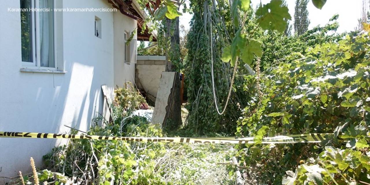 Pencere Arasina Sıkıştı