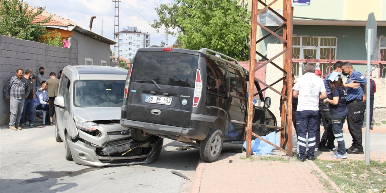 kayseri de yeni evli cifti trafik kazasi ayirdi