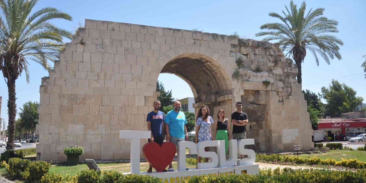 "Tarsus’a Bir De Böyle Bak" Projesiyle Fenomenler Tarsus’u Gezdi