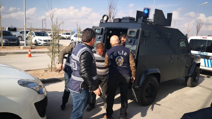 Aksaray’da Suçustü Yapılan Tacizciye Yoğun Güvenlik Önlemi