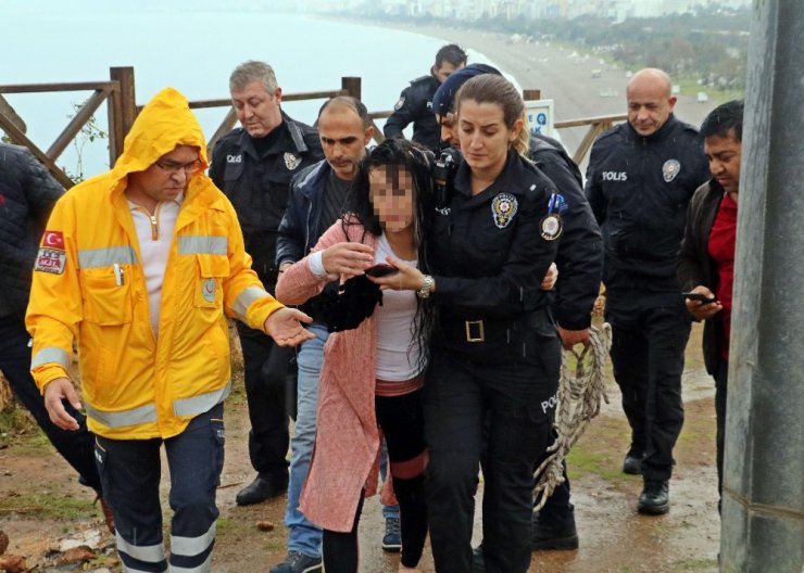 Antalya'da Cezaevinden Gelen Telefon, İntihardan Vazgeçirdi