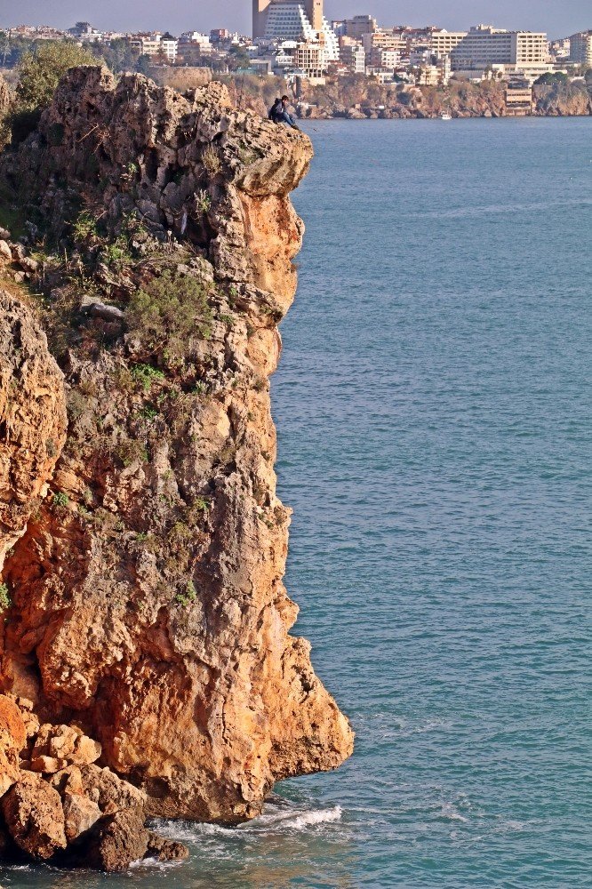 Antalya'da Falezlerde Ölümüne Olta