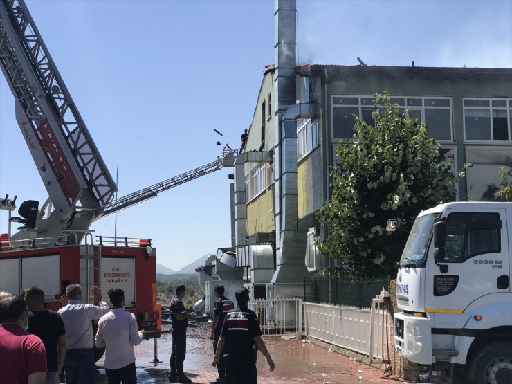 Konya'daki Silah Fabrikası Yangınında Facianın Eşiğinden Dönüldü