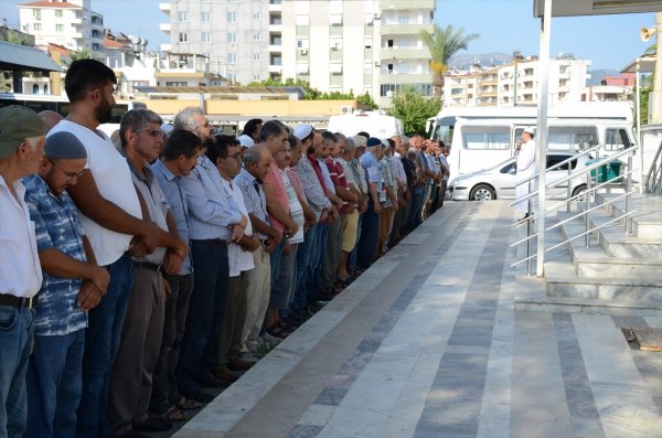 Güncelleme - Antalya'da Sahilde Erkek Cesedi Bulundu