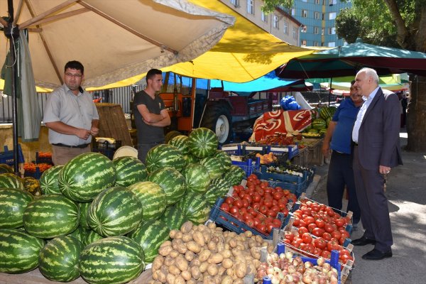 Kızılcahamam Belediye Başkanı Acar, Köylü Pazarını Gezdi