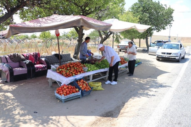 Aksaray'da Bahçeden Yol Kenarında Sıcak Satış