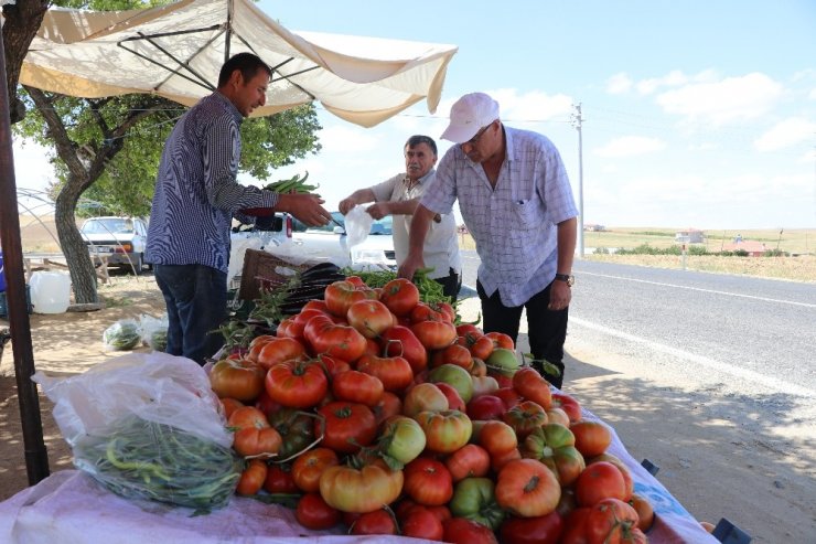 Aksaray'da Bahçeden Yol Kenarında Sıcak Satış