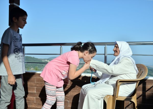 Hac Hayali Gerçek Olan Asırlık Fikriye Nine'nin Mutluluğu