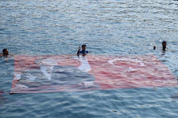 Milli Sporcu Erken, Sivas Kongresi İçin Daldı