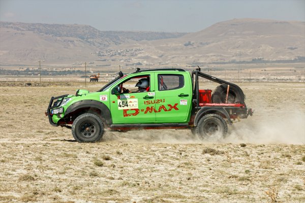 Isuzu D-max, Transanatolia'yı Kadın Pilotlarıyla 3. Kez Tamamladı