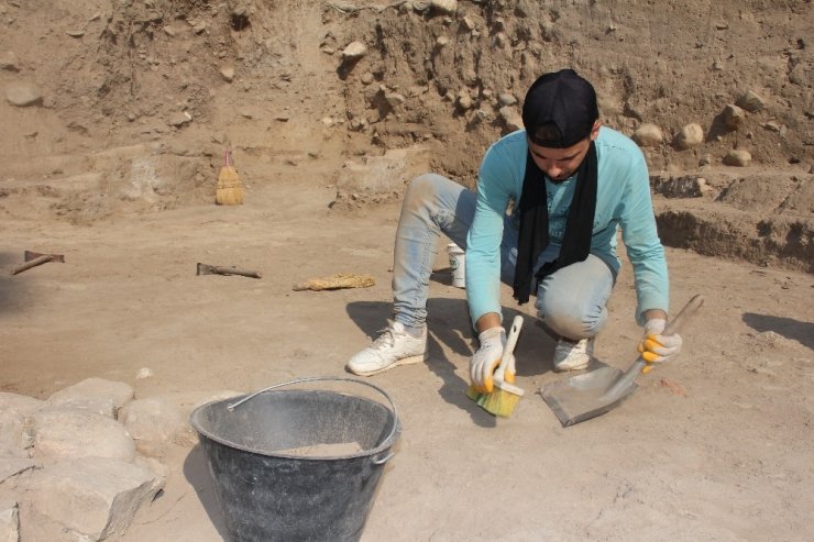 Yumuktepe Höyüğünde Kazılarla 9 Bin Yıllık Geçmiş İncelenecek