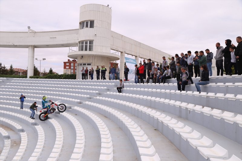 Enduro Motosiklet Sporcusu Coleman, Konya'da Gösteri Yaptı