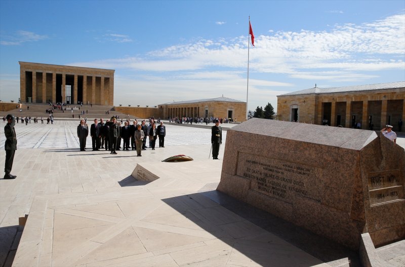 İsmet İnönü Mezarı Başında Anıldı