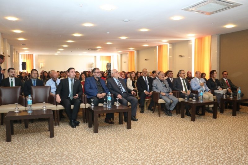 Beyşehir’de “Afetlerde Bilinçlilik Ve Acil Yardım” Konferansı Düzenlendi