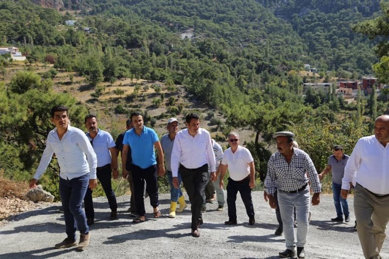 Kaş'ın İslamlar Mahallesinde Beton Yol Uygulaması Yapıldı