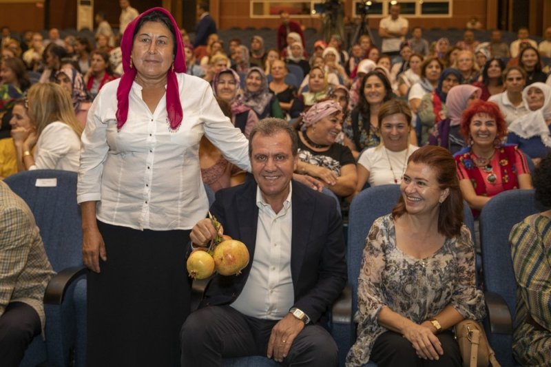 Mersin Büyükşehir Belediyesi, Dünya Kadın Çiftçiler Günü'nü Düzenlediği Etkinlikle Kutladı