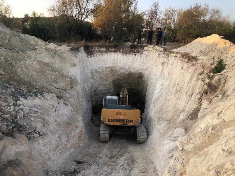 Mersin’de Kaçak Kazı Yapan 9 Kişi Suçüstü Yakalandı