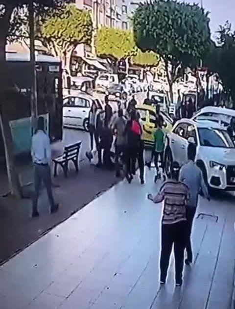 Antalya’da Patenci Çocuğa, Otobüs Şoföründen Tokatlı Dayak