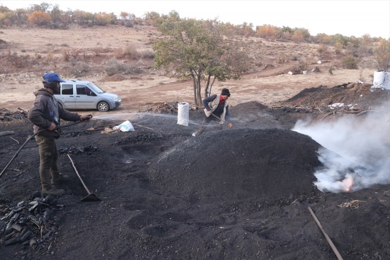 Mangal Kömürü İşçilerinin "Ekmek" Mücadelesi