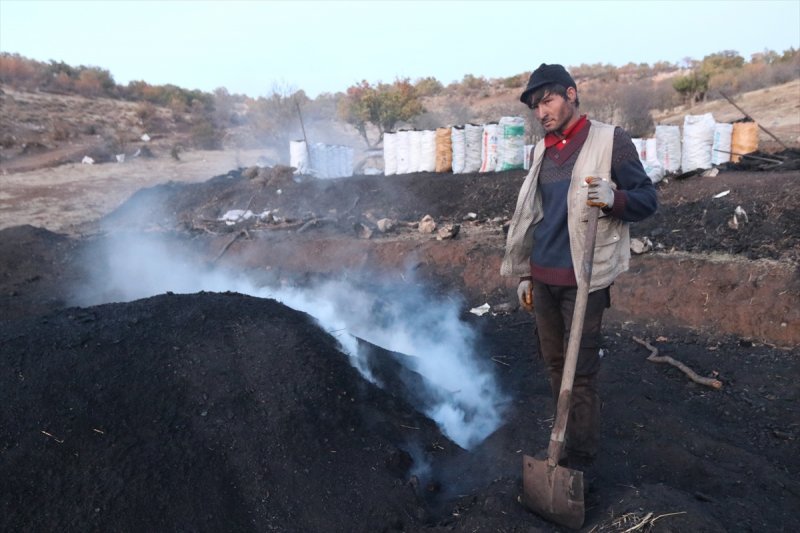 Mangal Kömürü İşçilerinin "Ekmek" Mücadelesi