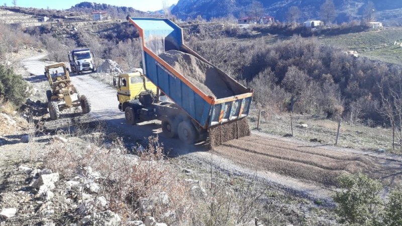 Alanya’da Karapınar Yoluna Kış Bakımı