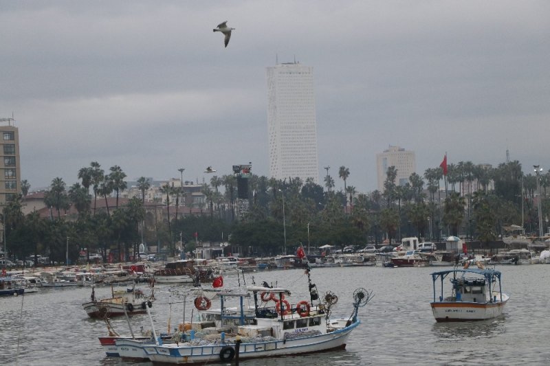 Mersin'de Şiddet Yağışlar Etkin Oldu