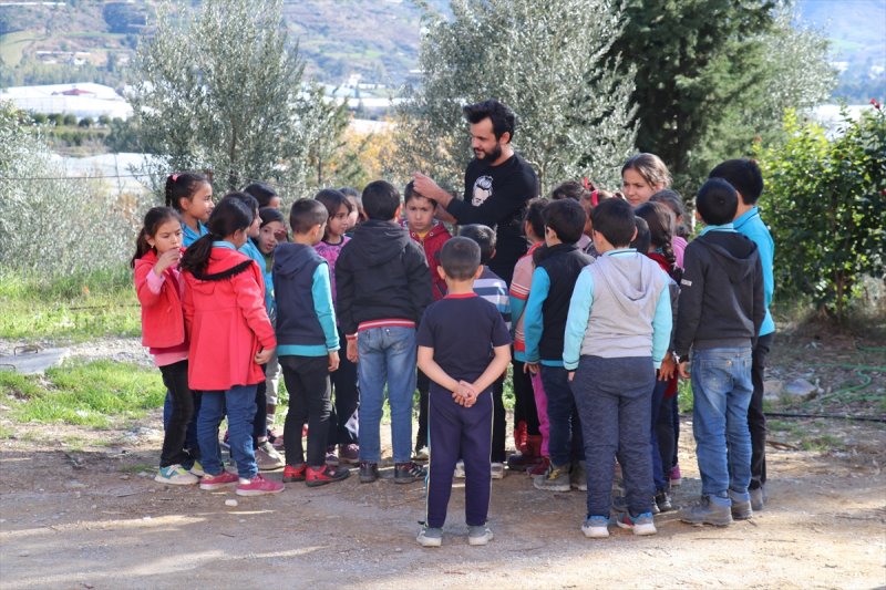 Karamanlı Berber Torosların Eteklerinde İyilik Makasını Kullanıyor