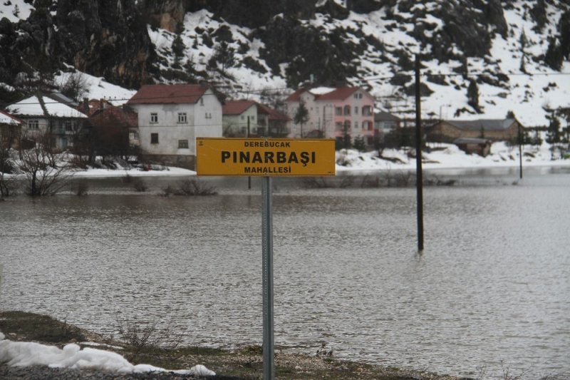 Yağışlar Ve Eriyen Kar Suları, Ekili Arazileri Sular Altında Bıraktı