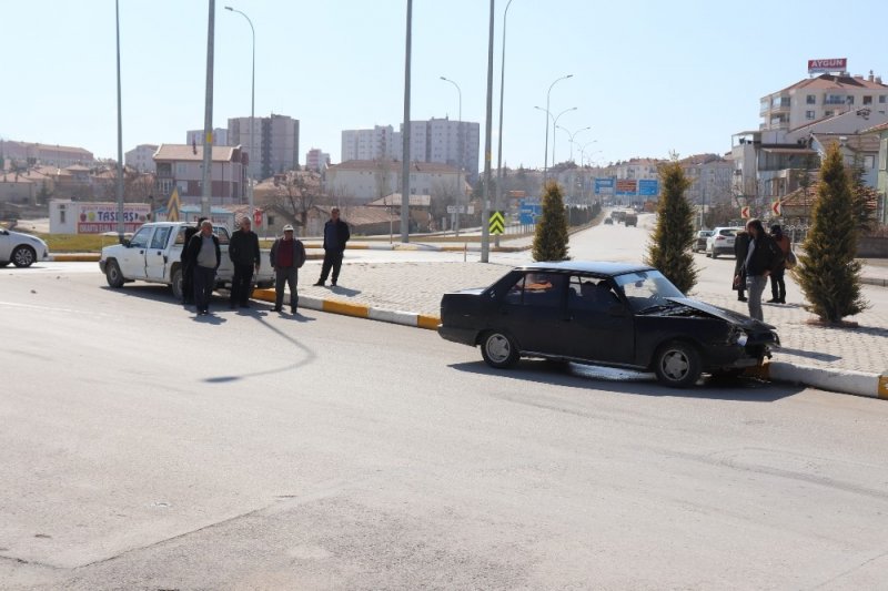 Kaza Sonrası Şoka Giren Yolcu Yerinden Kıpırdamadı