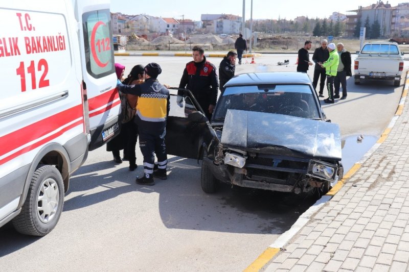 Kaza Sonrası Şoka Giren Yolcu Yerinden Kıpırdamadı