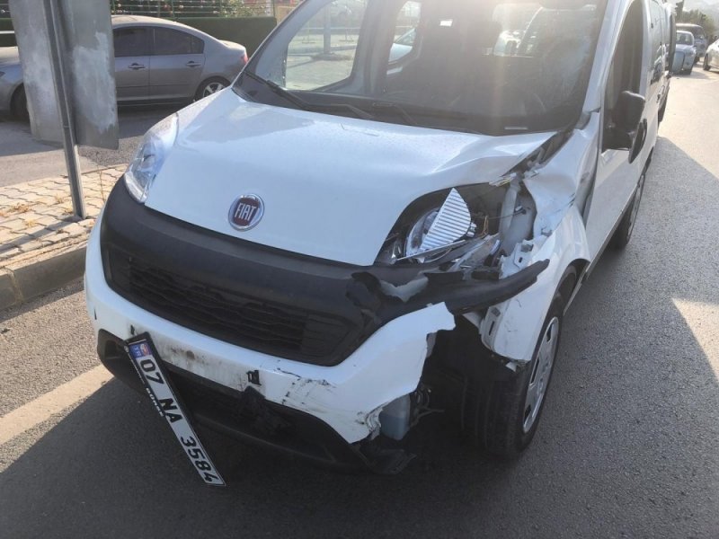 Alanya’da Otomobille Çarpışan Motosiklet Sürücüsü Ağır Yaralı