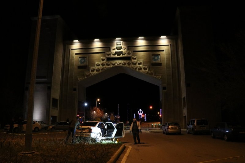 Niğde'de Karantina Yurdunda Güvenlikçiler Silah Ateşledi