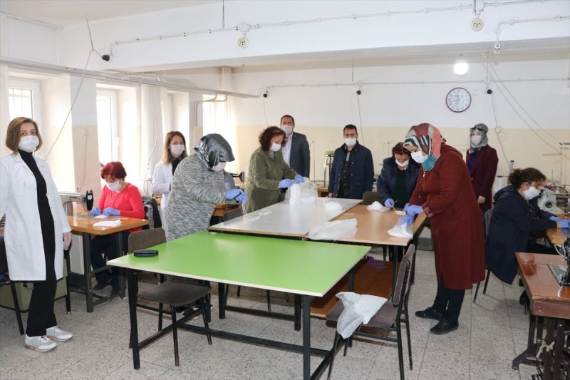 Karaman Halk Eğitim Merkezi'nde Maske Seferberliği