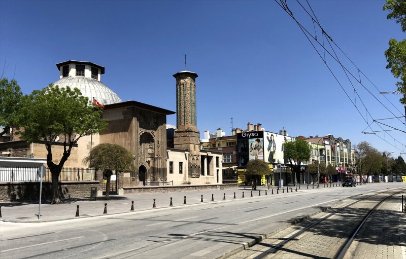 Konya Sokakları Onlara Kaldı