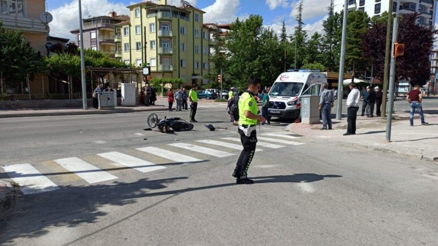 Karaman’da Trafik Kazası: 2 Yaralı