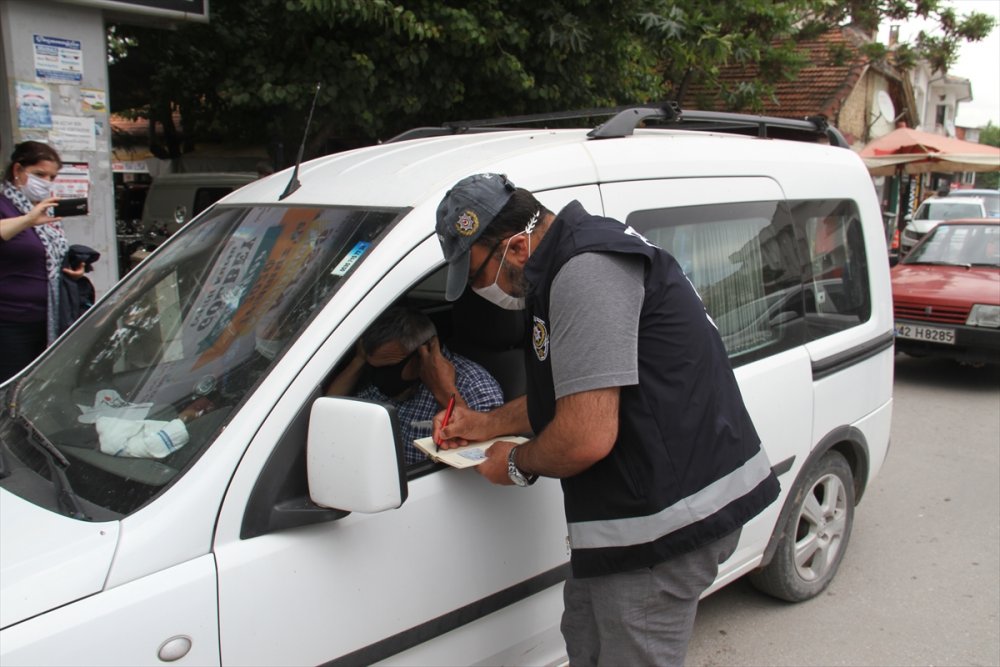 Beyşehir'de Maske Takmayan Yaya Ve Sürücülere 8 Bin 800 Lira Ceza