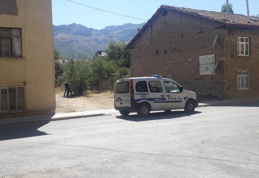 Çakmak Gazı Çektiği İleri Sürülen Genç Hastaneye Kaldırıldı