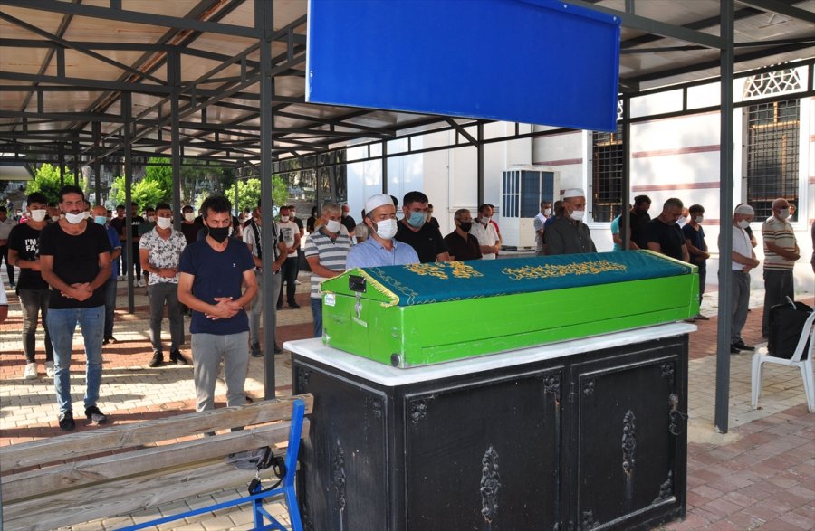 Samsun'da Fındık Toplarken Kurşun İsabet Eden Çocuk Defnedildi