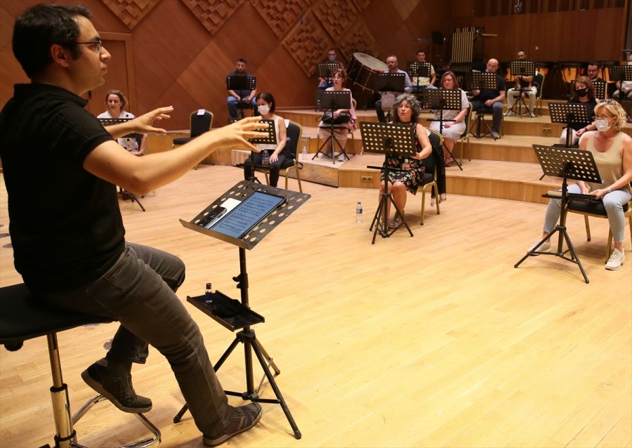 Devlet Çoksesli Korosu, Yeni Sezonun İlk Konserini 