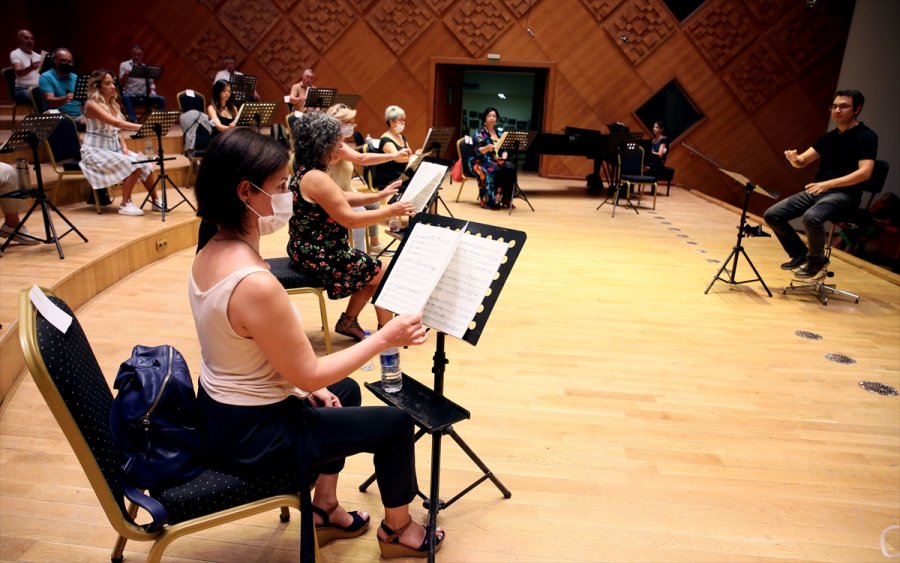 Devlet Çoksesli Korosu, Yeni Sezonun İlk Konserini 