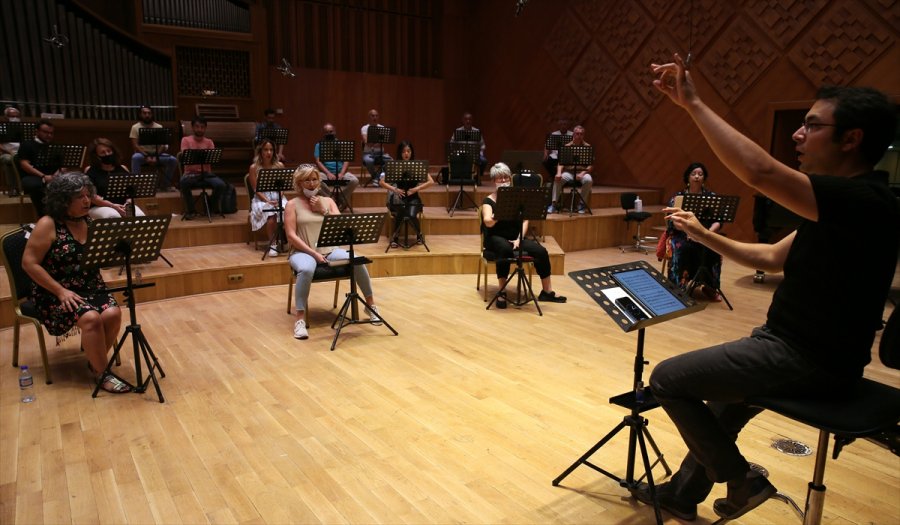 Devlet Çoksesli Korosu, Yeni Sezonun İlk Konserini 