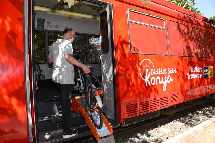 Konya'da Sadece Bisikletliler İçin Tasarlanan Tramvay Yolculuğa Başladı