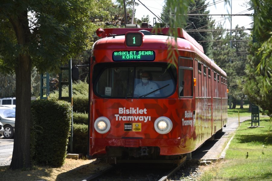 Konya'da Sadece Bisikletliler İçin Tasarlanan Tramvay Yolculuğa Başladı