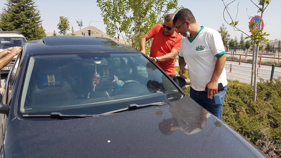 Niğde'de Otomobilde Tek Başına Ağlayan Çocuğu Vatandaşlar Kurtardı