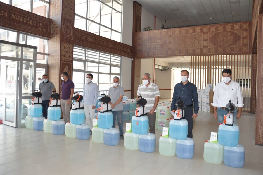 Akşehir'de Okullara Hijyen Malzemeleri Dağıtıldı