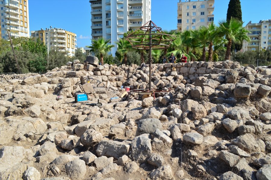 Mersin'de Şair Ve Gök Bilimci Aratos'un Anıt Mezarının Ana Hatları Ortaya Çıkarıldı