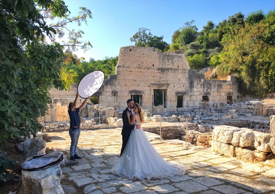 Mersin'deki Antik Kent Yeni Evlenen Çiftlere Doğal Fotoğraf Stüdyosu Oldu